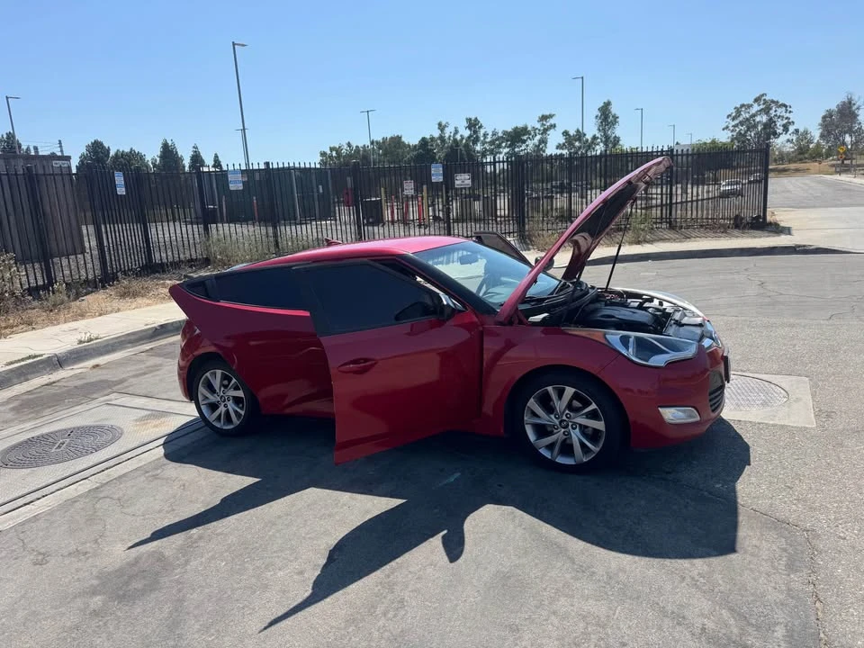 2017 Hyundai Veloster - Image 7 of 14