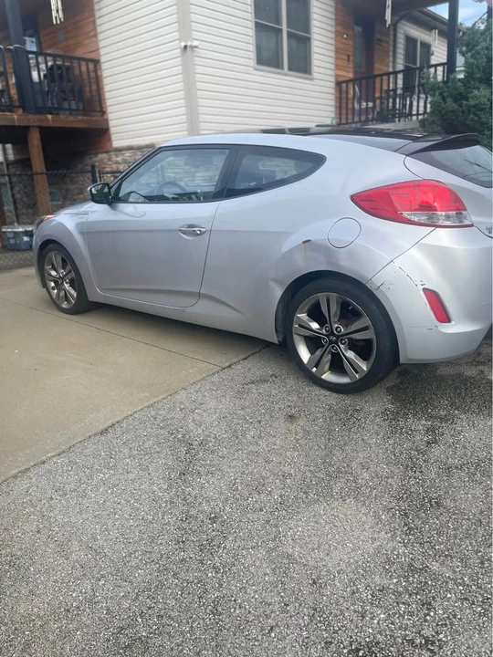 2017 Hyundai Veloster - Image 5 of 10