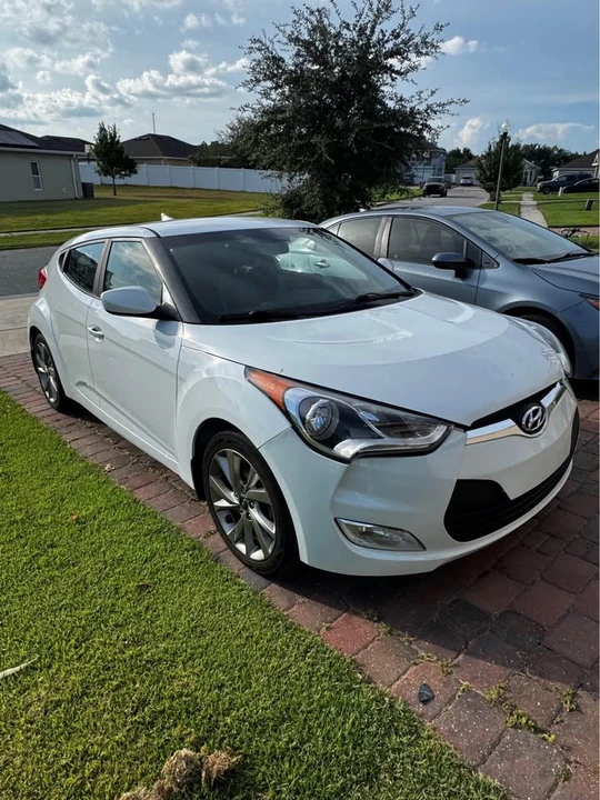 2017 Hyundai Veloster - Image 3 of 10