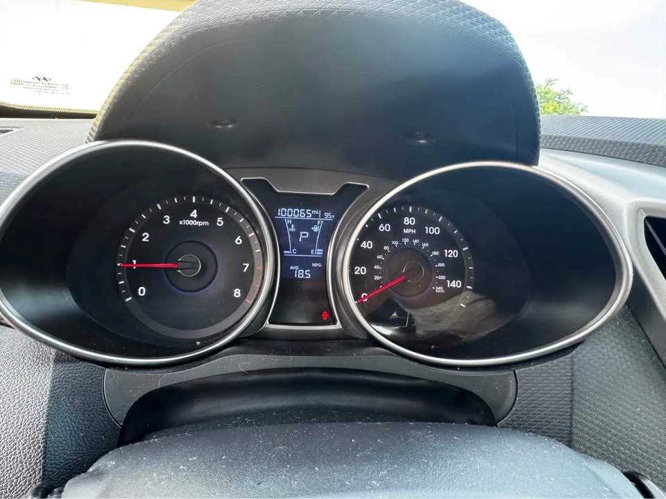 2017 Hyundai Veloster - Image 8 of 10