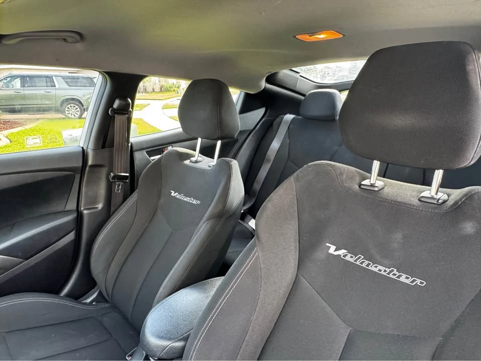 2017 Hyundai Veloster - Image 10 of 10
