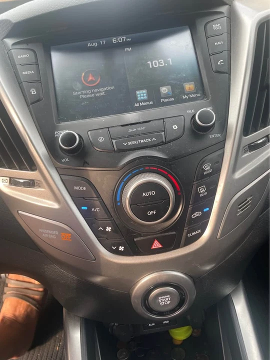 2017 Hyundai Veloster - Image 10 of 10