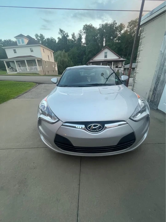 2017 Hyundai Veloster - Image 3 of 10