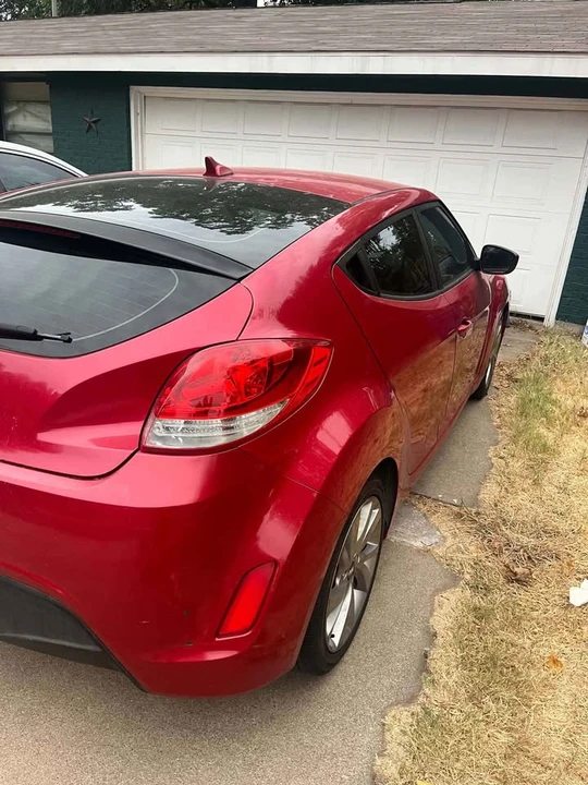 2017 Hyundai Veloster - Image 7 of 9