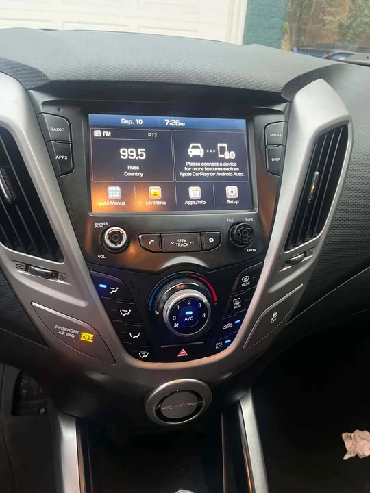 2017 Hyundai Veloster - Image 4 of 9