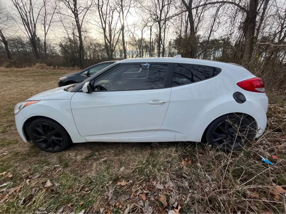 2017 Hyundai Veloster - Image 4 of 6