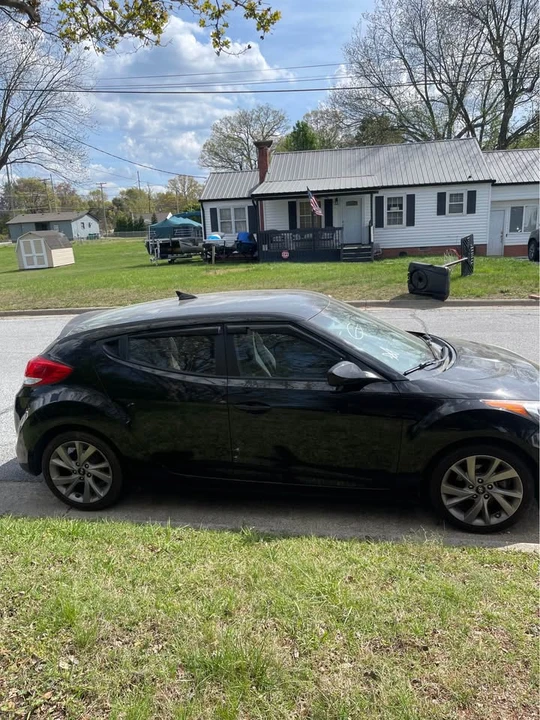 2017 Hyundai Veloster - Image 3 of 9