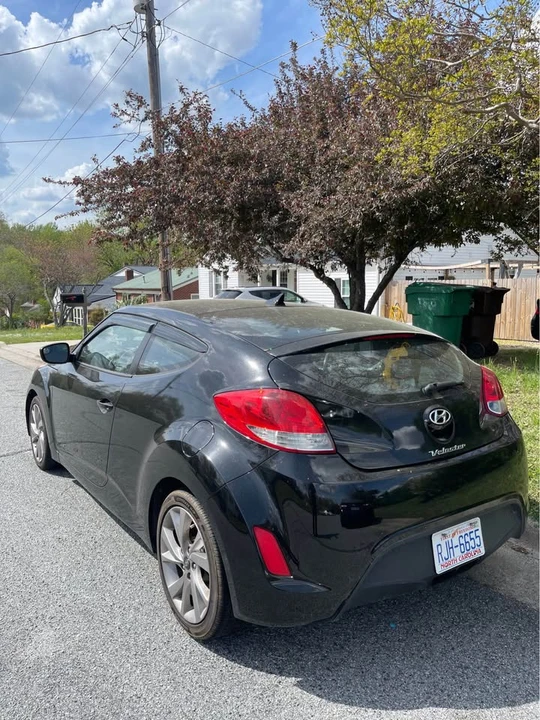 2017 Hyundai Veloster - Image 8 of 9
