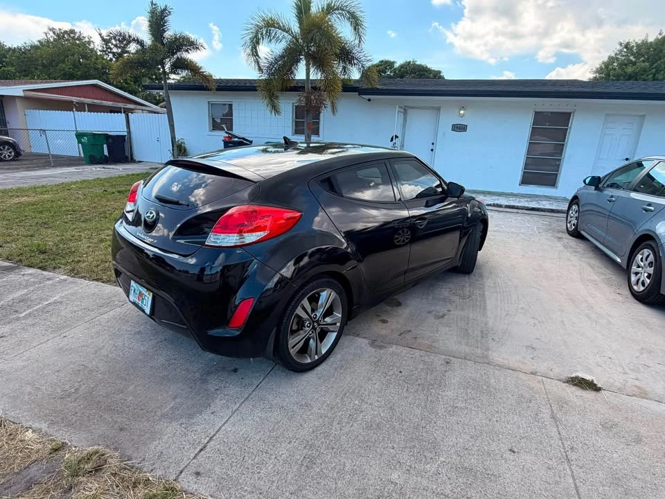 2017 Hyundai Veloster - Image 3 of 12