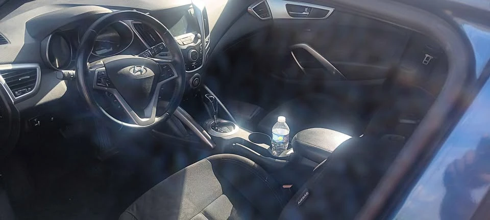 2017 Hyundai Veloster - Image 6 of 7