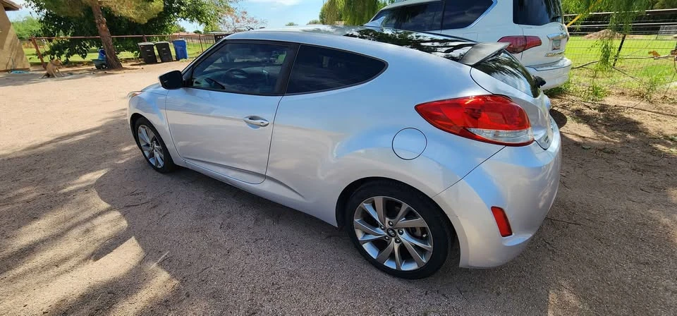 2017 Hyundai Veloster - Image 2 of 7