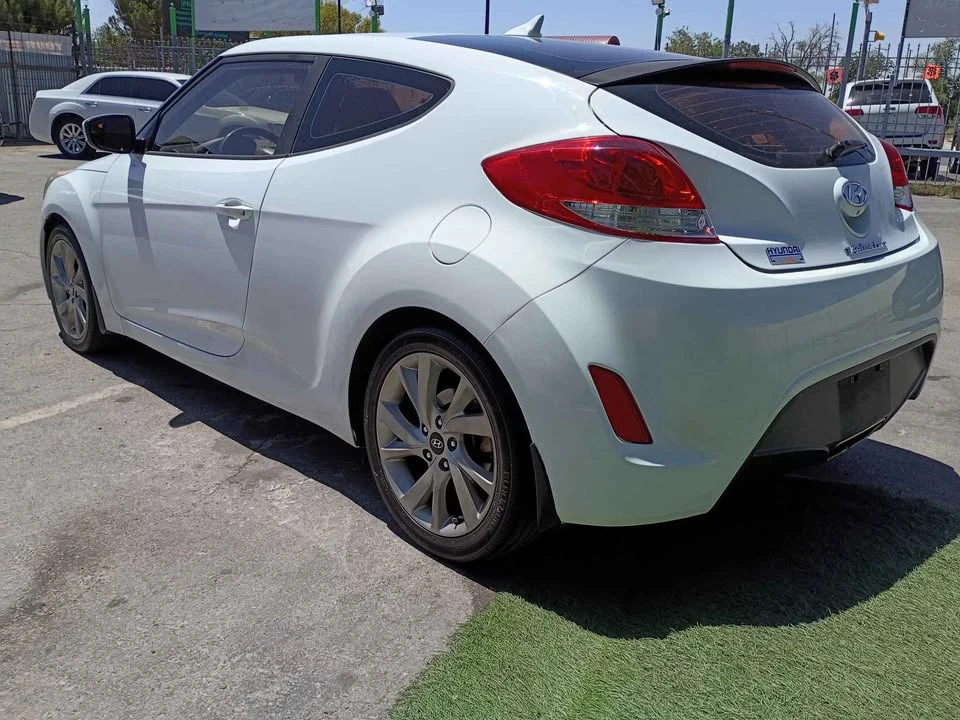 2017 Hyundai Veloster - Image 5 of 9