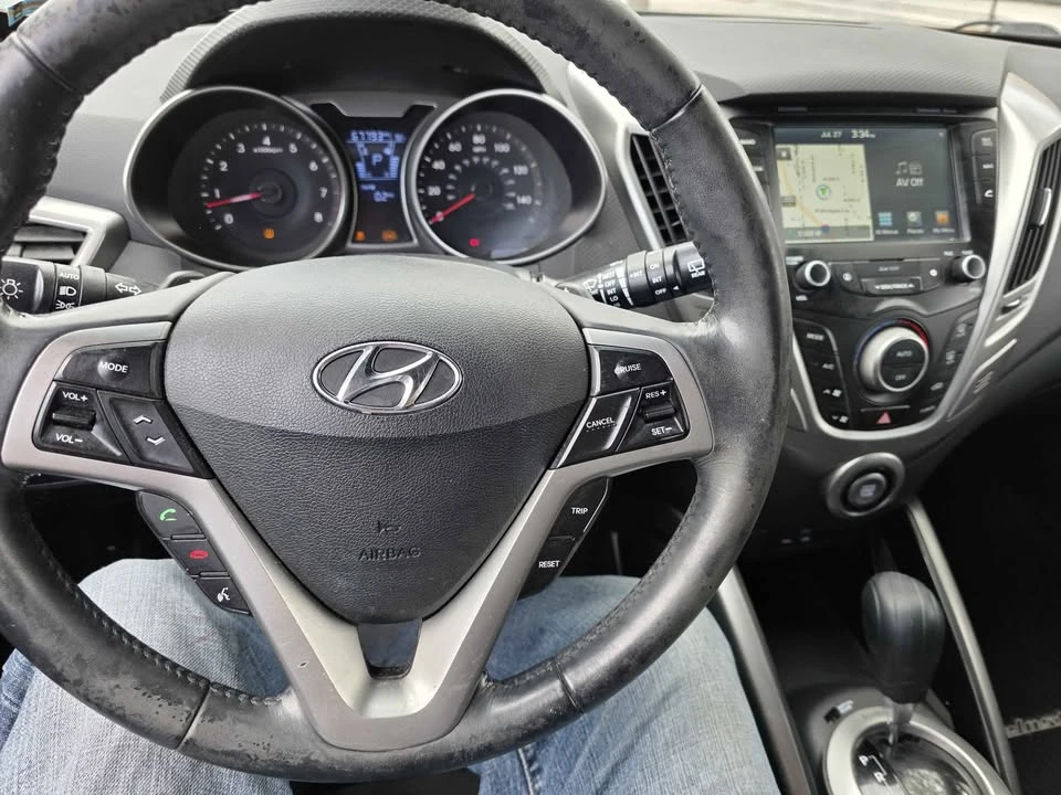 2017 Hyundai Veloster - Image 6 of 8