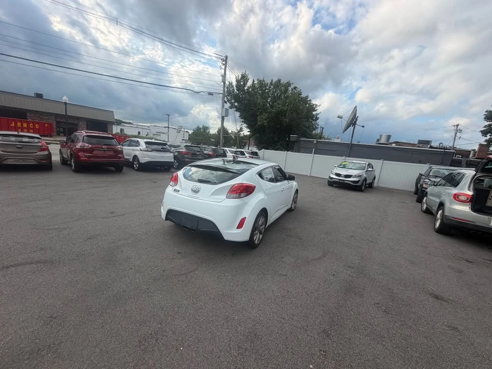 2017 Hyundai Veloster - Image 4 of 11