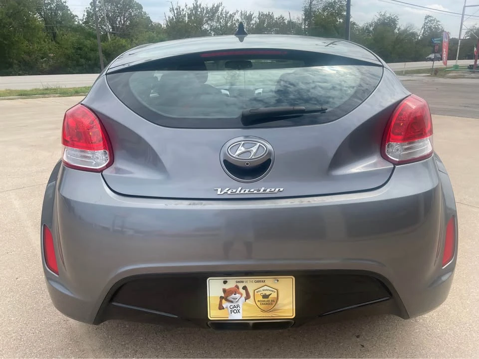 2017 Hyundai Veloster - Image 9 of 13