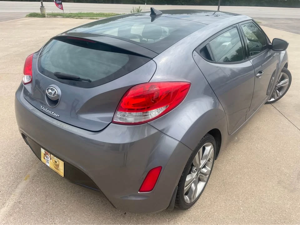 2017 Hyundai Veloster - Image 7 of 13
