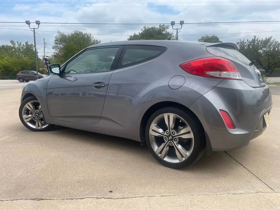 2017 Hyundai Veloster - Image 5 of 13