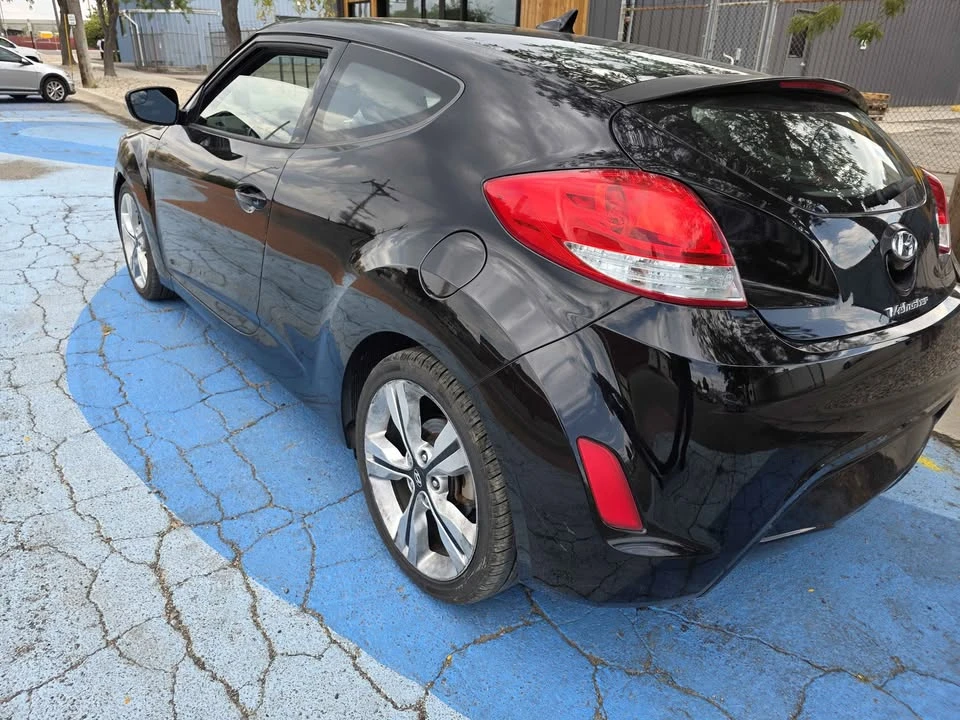 2017 Hyundai Veloster - Image 5 of 8