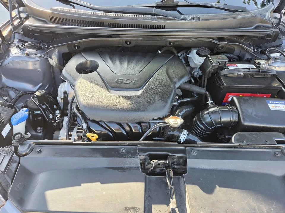 2017 Hyundai Veloster - Image 10 of 11