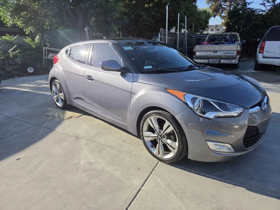 2017 Hyundai Veloster - Image 4 of 11