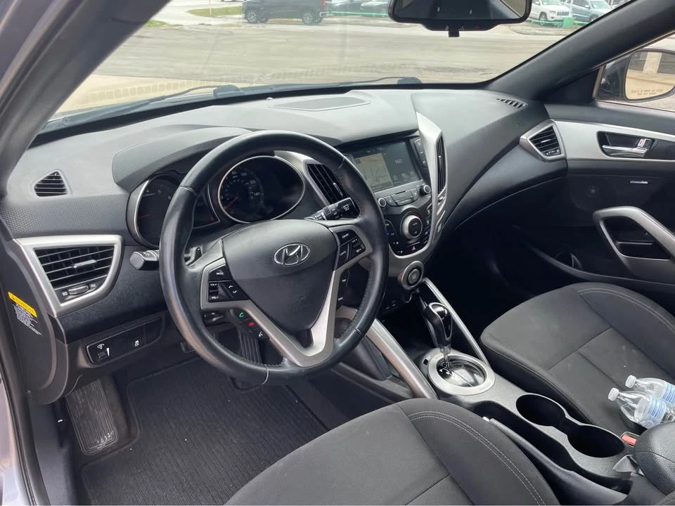 2017 Hyundai Veloster - Image 10 of 13