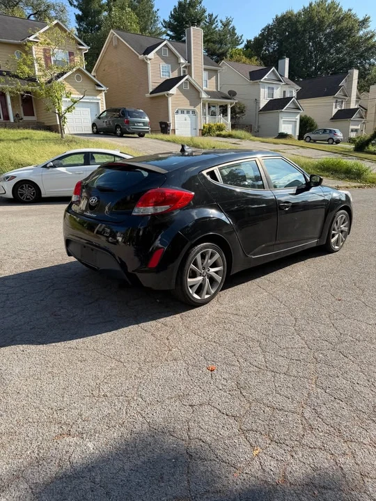 2017 Hyundai Veloster - Image 11 of 20