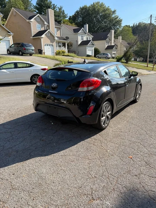 2017 Hyundai Veloster - Image 14 of 20
