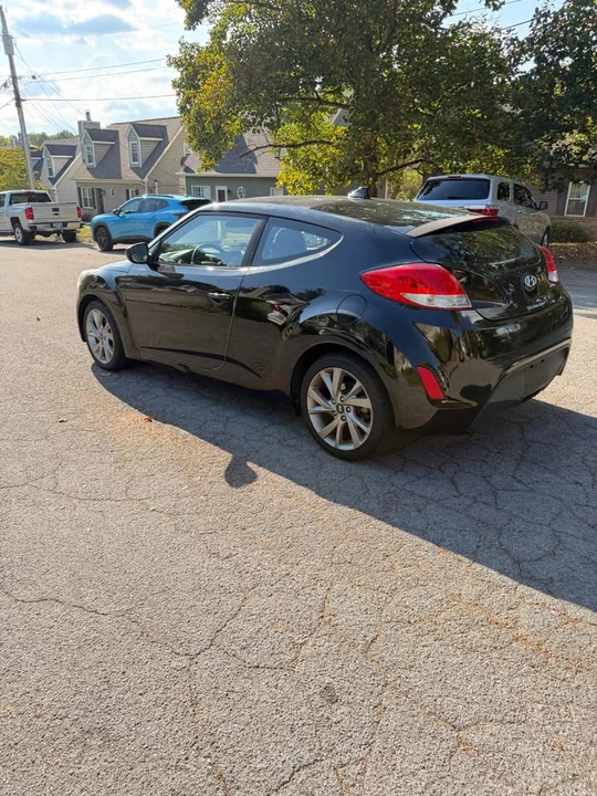 2017 Hyundai Veloster - Image 15 of 20