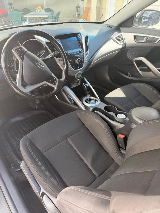 2017 Hyundai Veloster - Image 3 of 4