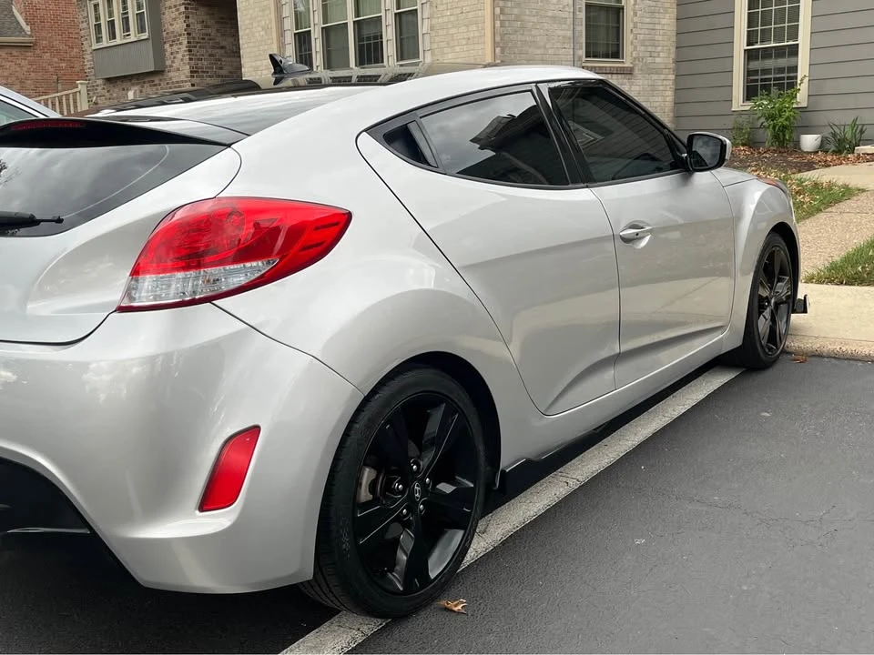2017 Hyundai Veloster - Image 10 of 13