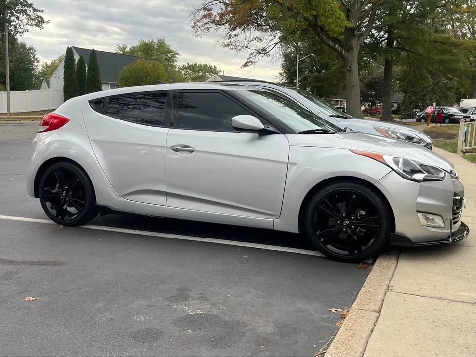 2017 Hyundai Veloster - Image 11 of 13