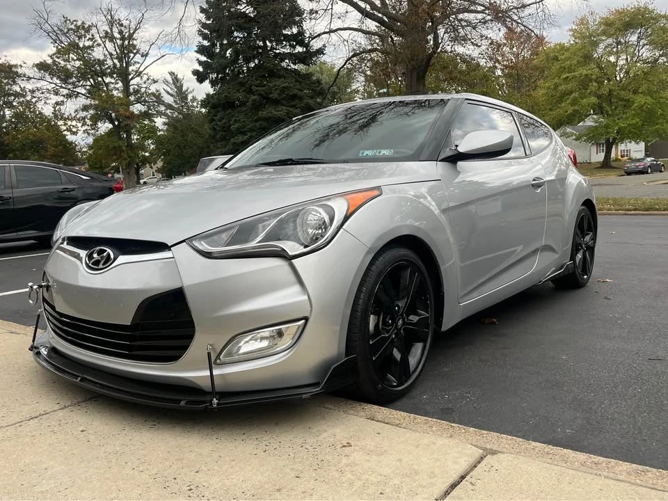 2017 Hyundai Veloster - Image 2 of 13