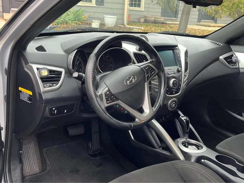 2017 Hyundai Veloster - Image 7 of 13