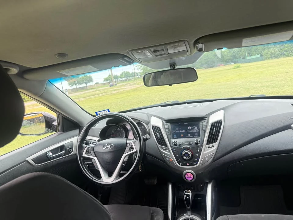 2017 Hyundai Veloster - Image 14 of 18