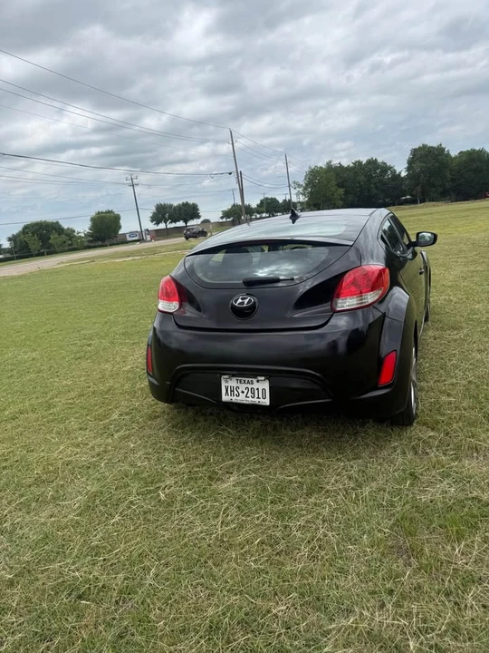 2017 Hyundai Veloster - Image 10 of 18