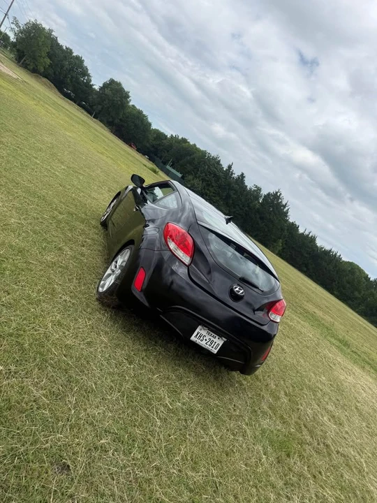 2017 Hyundai Veloster - Image 9 of 18