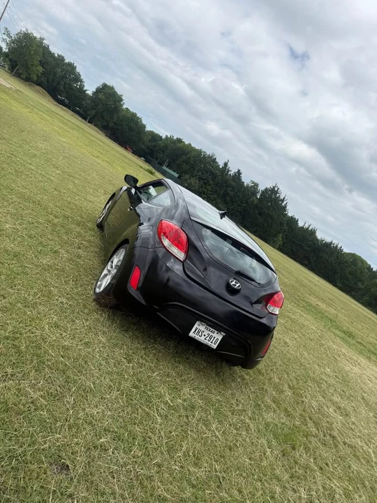 2017 Hyundai Veloster - Image 8 of 18