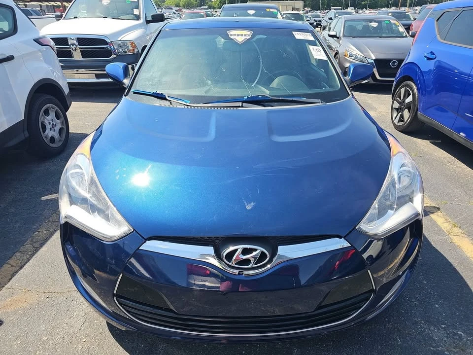 2017 Hyundai Veloster - Image 2 of 11