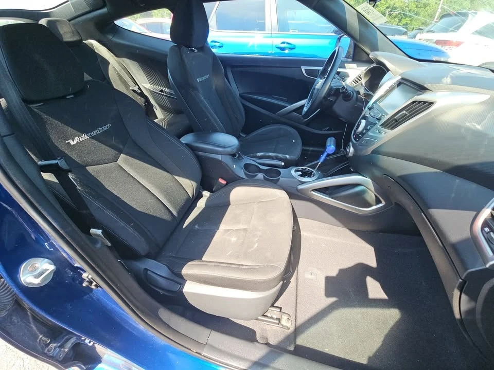 2017 Hyundai Veloster - Image 2 of 11