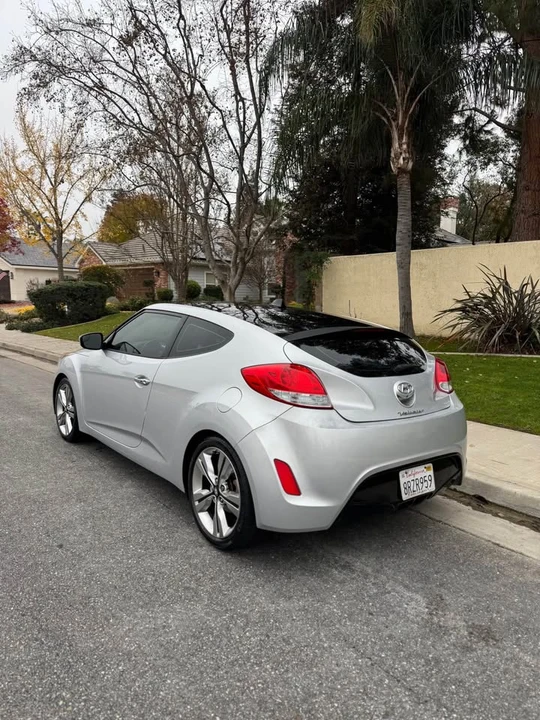 2017 Hyundai Veloster - Image 8 of 10