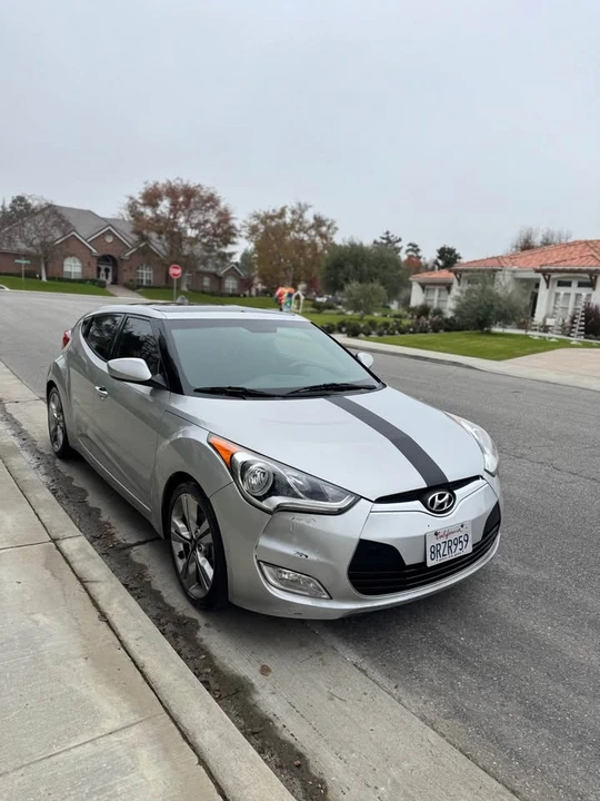 2017 Hyundai Veloster - Image 6 of 10