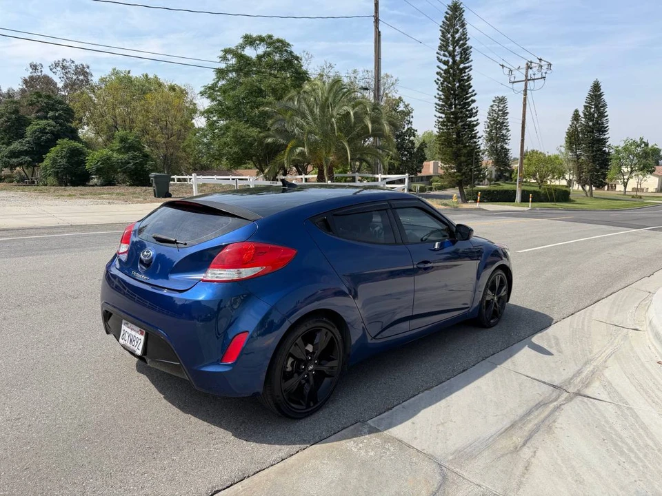 2017 Hyundai Veloster - Image 5 of 12