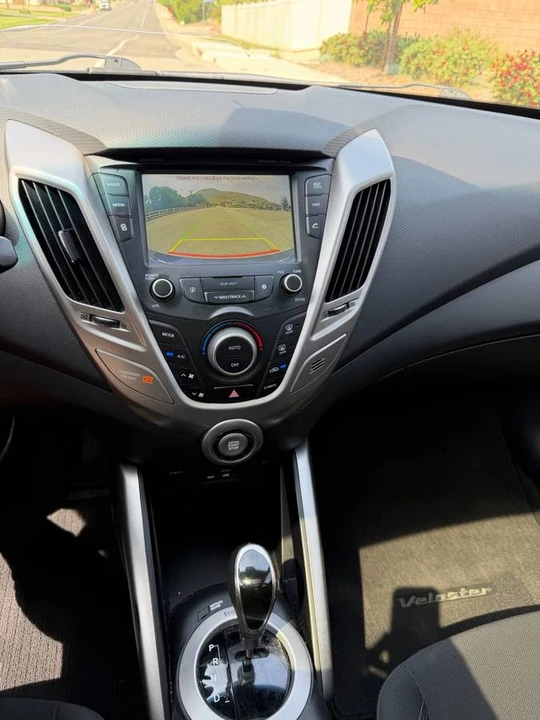 2017 Hyundai Veloster - Image 12 of 12