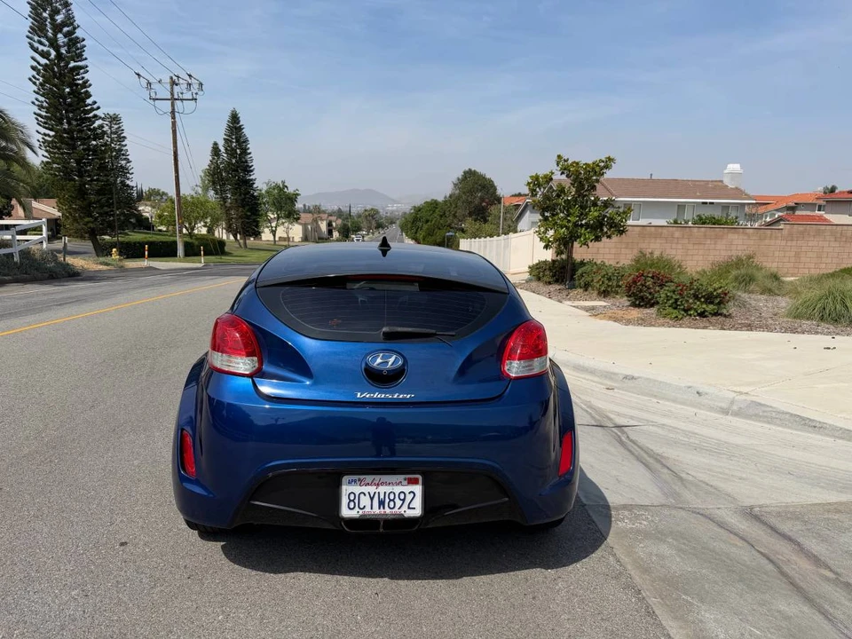 2017 Hyundai Veloster - Image 4 of 12