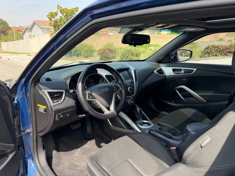 2017 Hyundai Veloster - Image 7 of 12