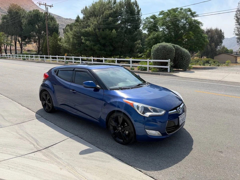2017 Hyundai Veloster - Image 6 of 12