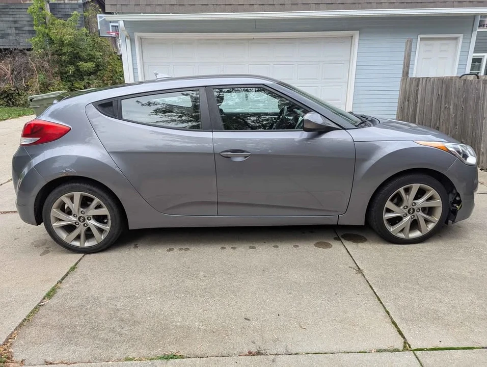 2017 Hyundai Veloster - Image 3 of 10