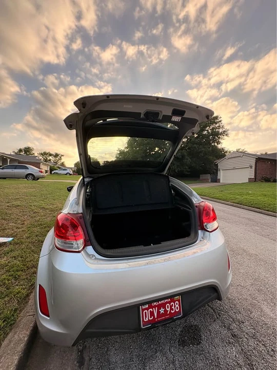 2017 Hyundai Veloster - Image 5 of 11