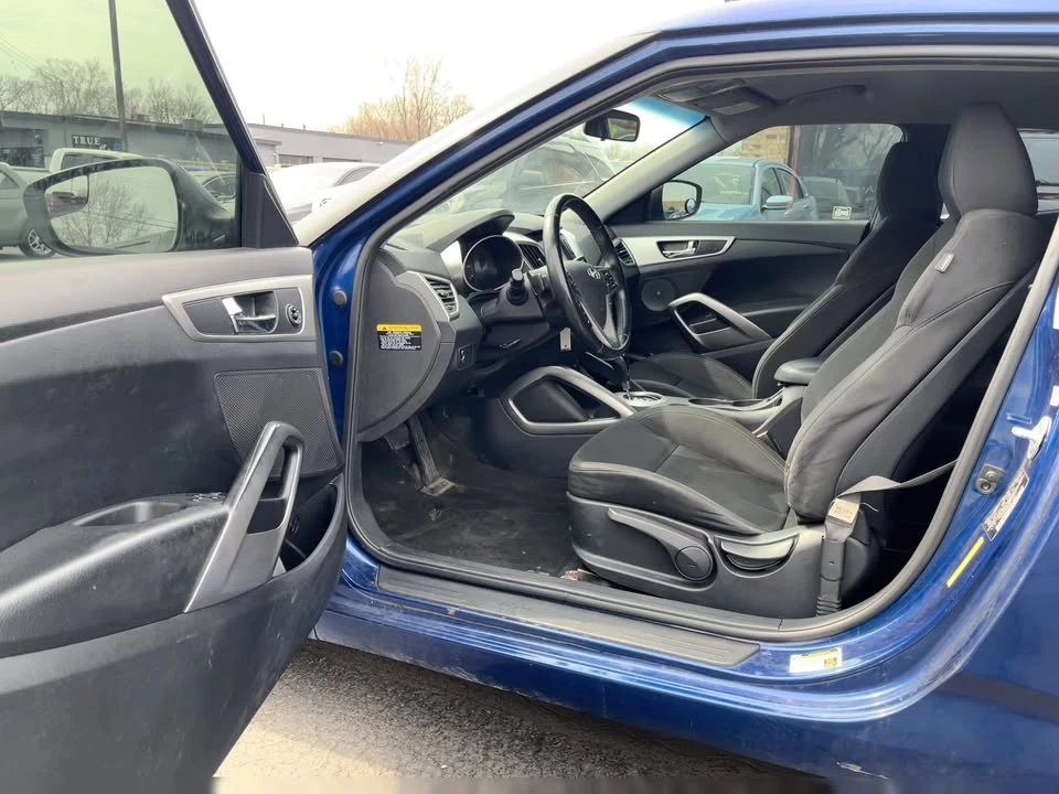 2017 Hyundai Veloster - Image 7 of 15