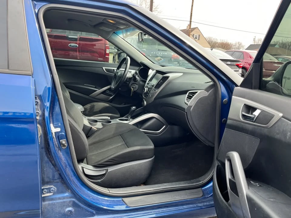 2017 Hyundai Veloster - Image 8 of 15